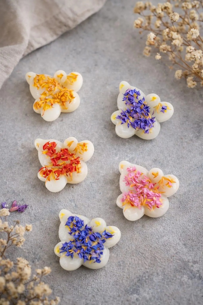 Handmade Bee Wax Melts – Botanical Flower Petals, Organic UK Grown